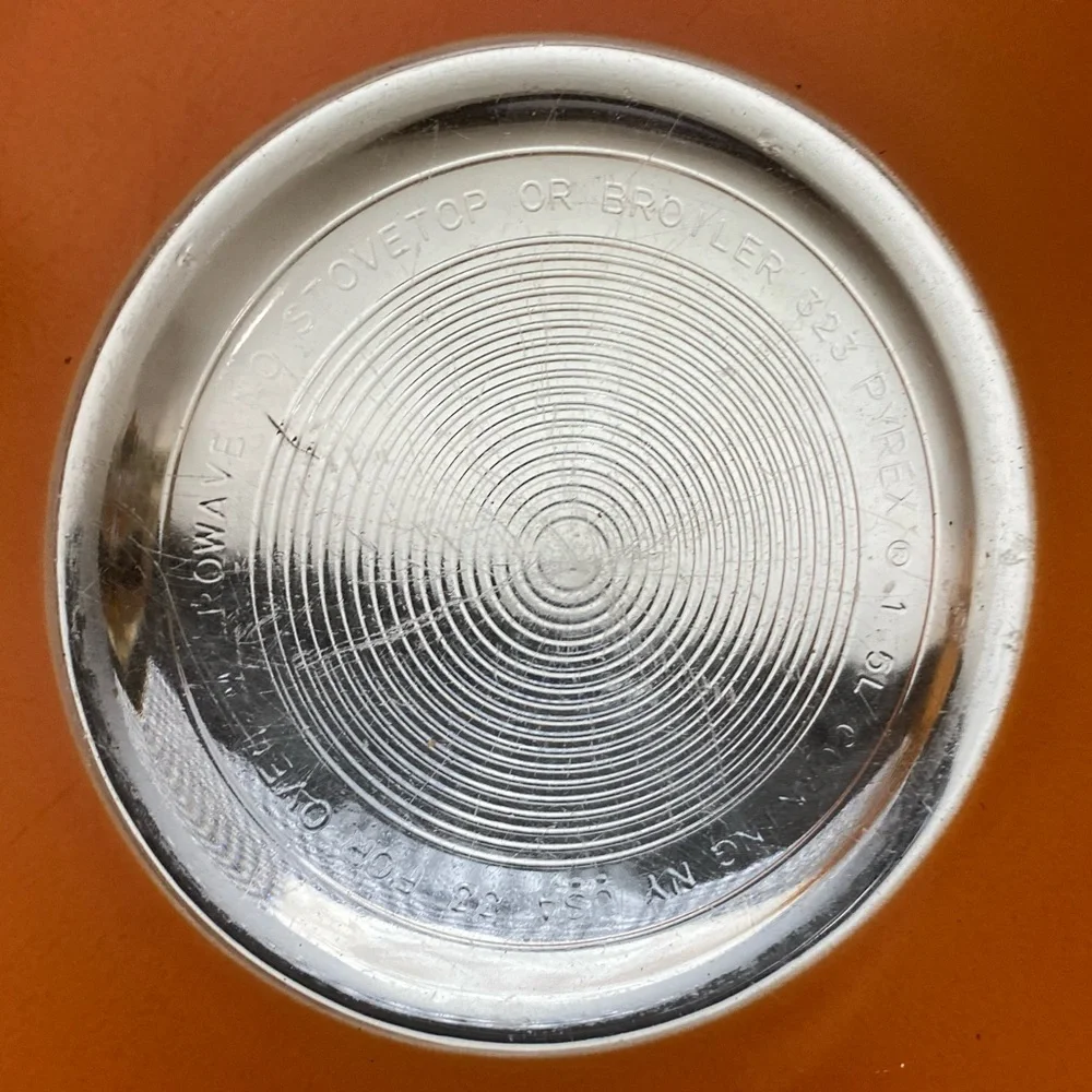 VINTAGE PYREX Round Mixing Bowl #323 Peach with Clear Bottom 1.5L Vintage Retro - Picture 8 of 14